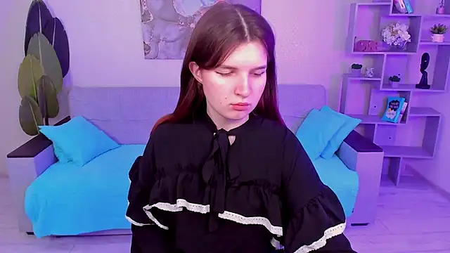 Snapshot of BonneyLove chatting on 02.16.25 BonneyLove online show from 02.16.25