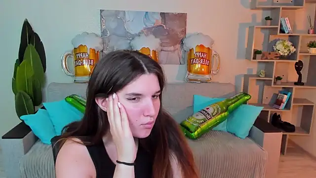 Snapshot of BonneyLove chatting on 09.19.25 BonneyLove online show from 09.19.25