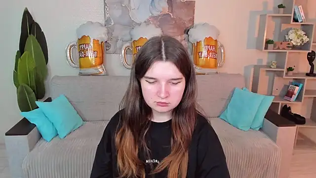 Snapshot of BonneyLove chatting on 09.24.25 BonneyLove online show from 09.24.25