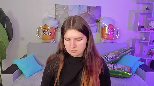 Snapshot of BonneyLove chatting on 10.04.25 BonneyLove online show from 10.04.25