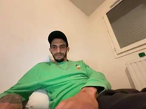 Snapshot of Rebeu313 chatting on 10.09.25 Rebeu313 online show from 10.09.25