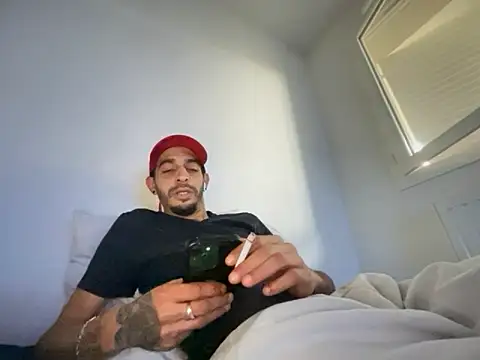 Snapshot of Rebeu313 chatting on 11.14.25 Rebeu313 online show from 11.14.25