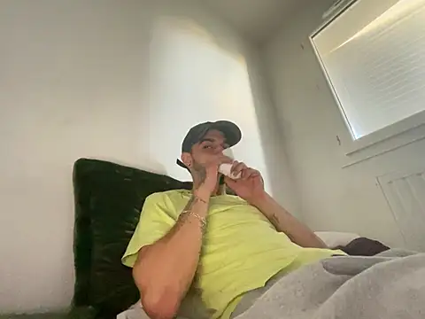 Rebeu313 online show from 01.15.26