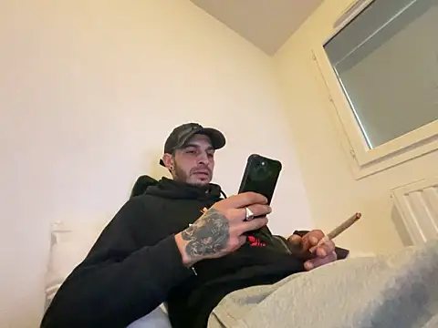 Snapshot of Rebeu313 chatting on 01.18.26 Rebeu313 online show from 01.18.26