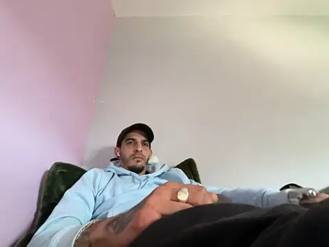 Snapshot of Rebeu313 chatting on 02.08.26 Rebeu313 online show from 02.08.26