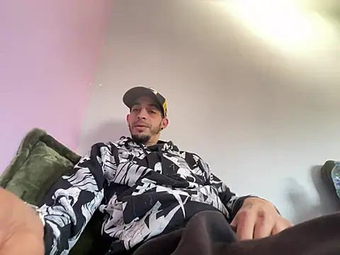 Snapshot of Rebeu313 chatting on 02.20.26 Rebeu313 online show from 02.20.26