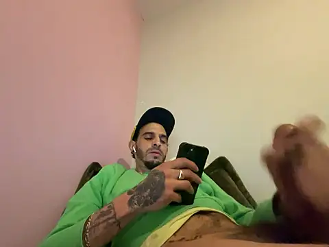 Snapshot of Rebeu313 chatting on 02.22.26 Rebeu313 online show from 02.22.26