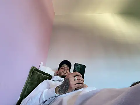 Snapshot of Rebeu313 chatting on 02.24.26 Rebeu313 online show from 02.24.26