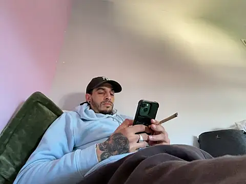 Snapshot of Rebeu313 chatting on 03.01.26 Rebeu313 online show from 03.01.26