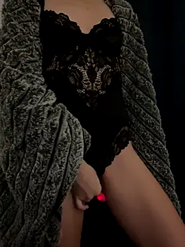 Snapshot of vilaineblonde chatting on 11.09.25 vilaineblonde online show from 11.09.25