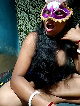 Snapshot of AparnaBoudi chatting on 11.05.25 AparnaBoudi online show from 11.05.25