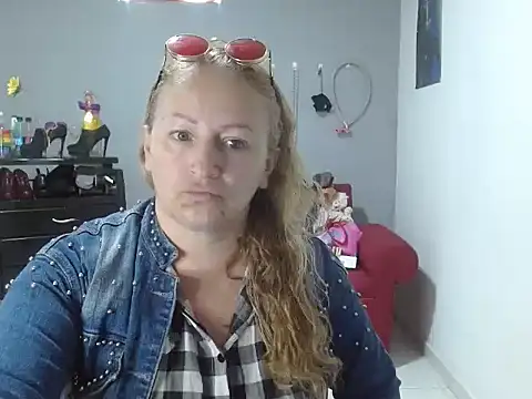 emperabigbootybigass online show from 02.13.25