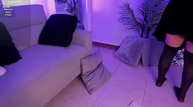 Manu Velez online show from 12.17.24