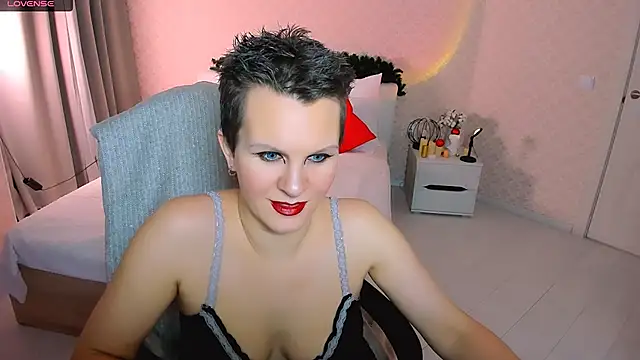 Louisa Bay online show from 01.09.26