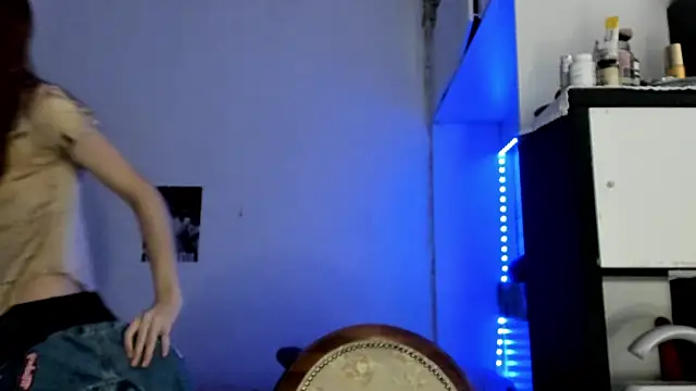 LisaIcon online show from 10.19.25