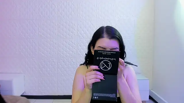Snapshot of Violetaa_diazz chatting on 04.24.26 Violetaa diazz online show from 04.24.26