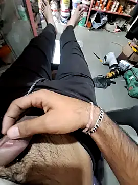 Snapshot of dickerdaddy25 chatting on 01.21.25 dickerdaddy25 online show from 01.21.25