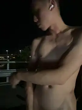 Snapshot of Benson18y chatting on 09.29.25 Benson18y online show from 09.29.25