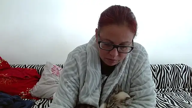 LadyHellene online show from 09.28.25