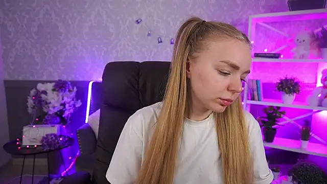 EmilySunshineS online show from 11.08.25