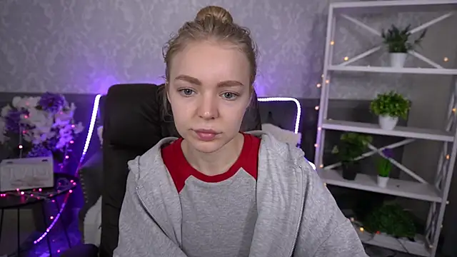 EmilySunshineS online show from 11.23.25