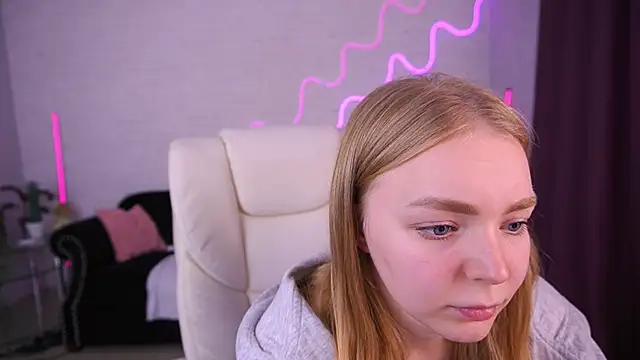 EmilySunshineS online show from 12.18.25