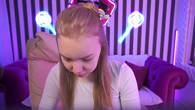 EmilySunshineS online show from 04.17.26