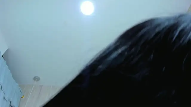 Mia Oxford online show from 12.03.24