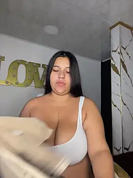 emma  milk  online show from 11.22.25