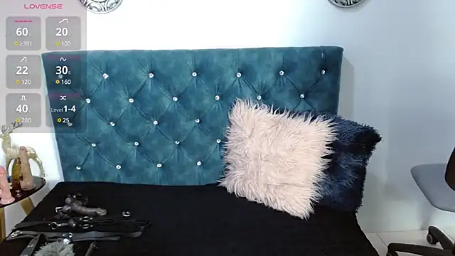 Sofi F w online show from 01.02.25