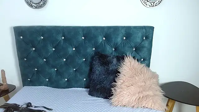 Sofi F w online show from 01.05.25