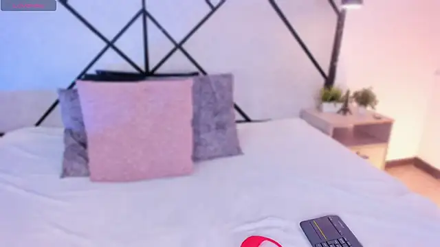 Snapshot of marie_miller_ chatting on 09.25.25 marie miller online show from 09.25.25