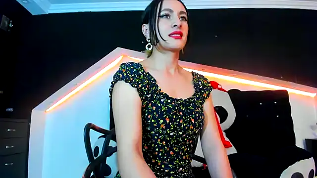 Coral Gibson online show from 01.22.25