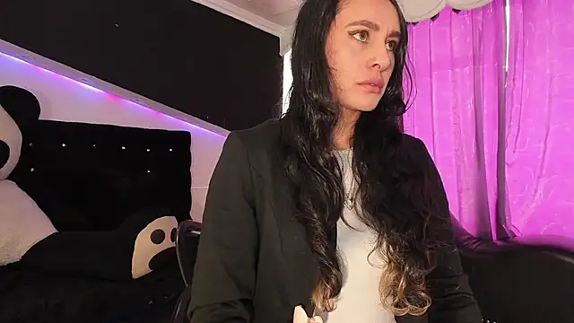 Coral Gibson online show from 03.24.26