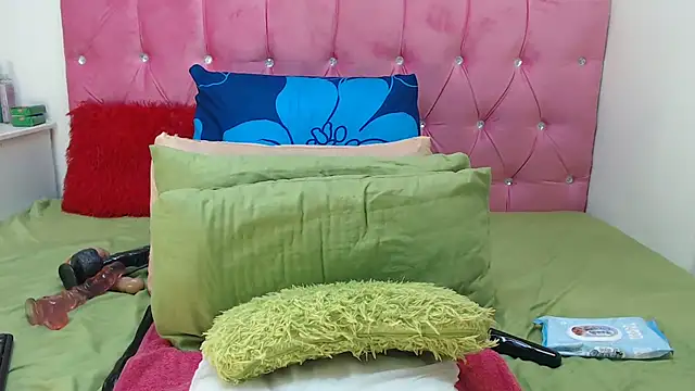 Snapshot of Hotty-boobsxxx chatting on 02.17.25 Hotty-boobsxxx online show from 02.17.25