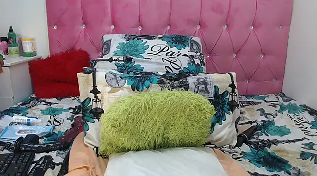 Snapshot of Hotty-boobsxxx chatting on 02.19.25 Hotty-boobsxxx online show from 02.19.25