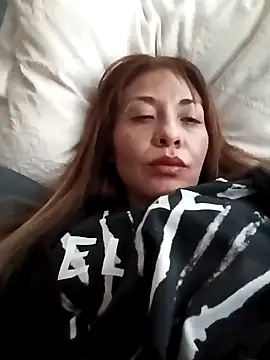 Snapshot of KarolinaReaper chatting on 12.23.24 KarolinaReaper online show from 12.23.24