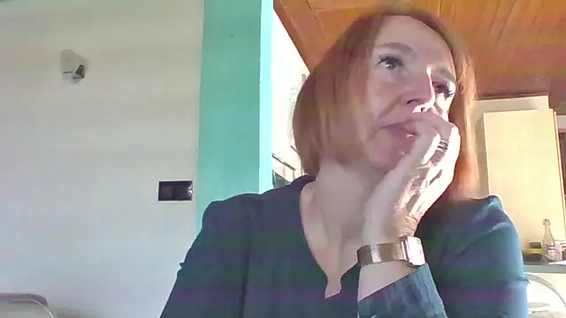 Snapshot of Sandcoq chatting on 10.10.25 Sandcoq online show from 10.10.25