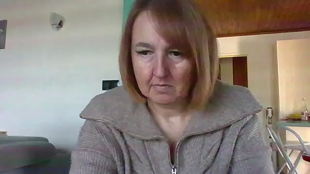 Snapshot of Sandcoq chatting on 11.04.25 Sandcoq online show from 11.04.25