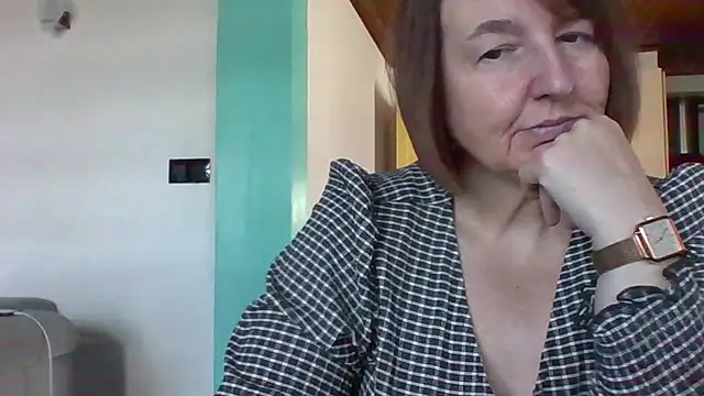 Snapshot of Sandcoq chatting on 11.19.25 Sandcoq online show from 11.19.25