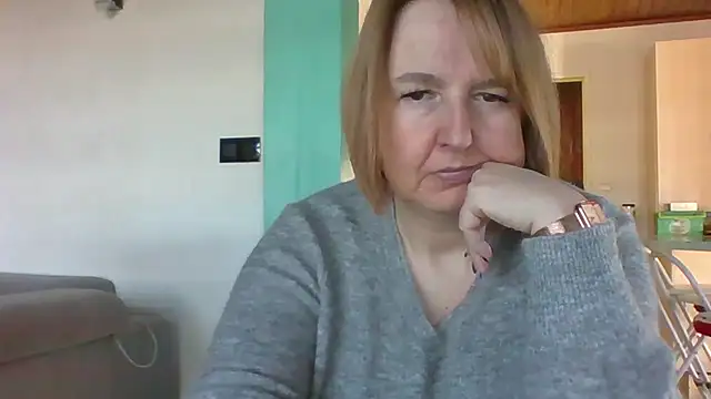 Snapshot of Sandcoq chatting on 02.24.26 Sandcoq online show from 02.24.26