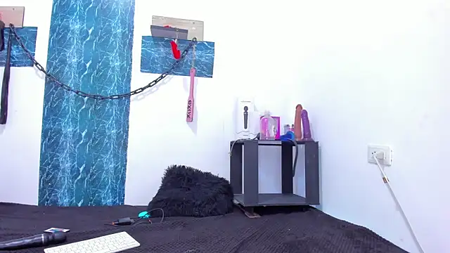TYLA QUEEN online show from 03.19.25