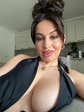 Snapshot of melissablack chatting on 05.05.26 melissablack online show from 05.05.26