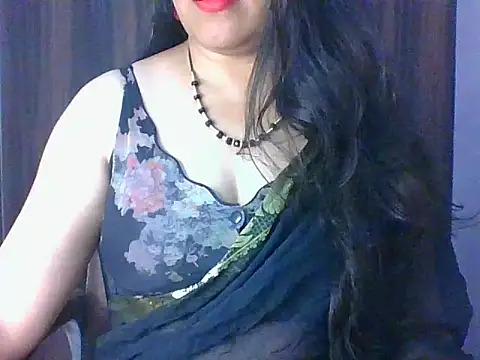 Snapshot of santurmom chatting on 04.28.26 santurmom online show from 04.28.26