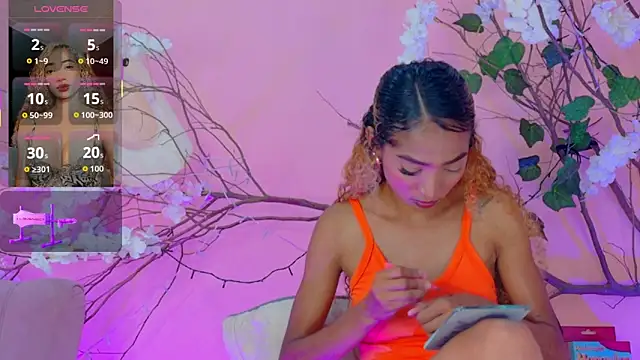 Charlotte Love10 online show from 04.08.26