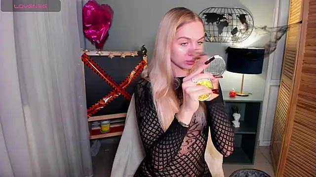 Aria69Stars online show from 10.26.25