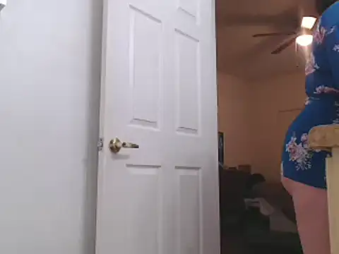 AlyssiaAmoreXO online show from 01.25.25