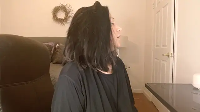 Snapshot of AlyssiaAmoreXO chatting on 10.14.25 AlyssiaAmoreXO online show from 10.14.25