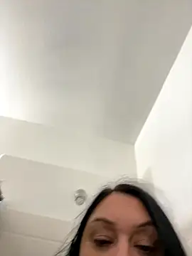 Snapshot of AlyssiaAmoreXO chatting on 10.23.25 AlyssiaAmoreXO online show from 10.23.25