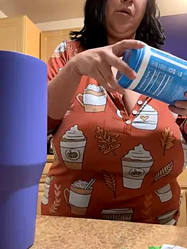 Snapshot of AlyssiaAmoreXO chatting on 10.30.25 AlyssiaAmoreXO online show from 10.30.25